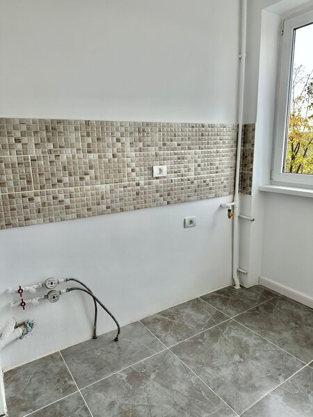 Titan - Metrou Costin Georgian