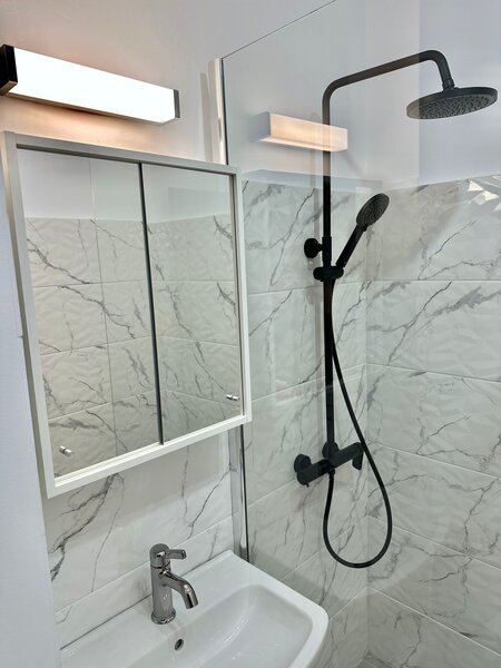 Titan - Metrou Costin Georgian